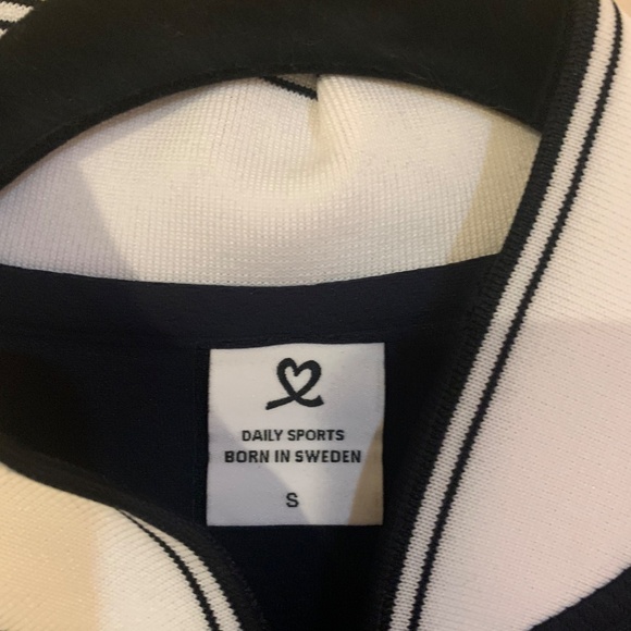 NWOT Daily Sports Navy Blue/White Golf Dress sz S - Picture 3 of 6